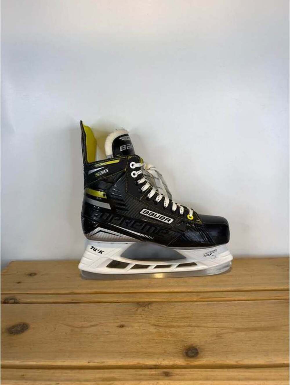 Bauer Supreme S35 Ice Hockey Skates Size 9.5 D Senior US 11 Shoe
